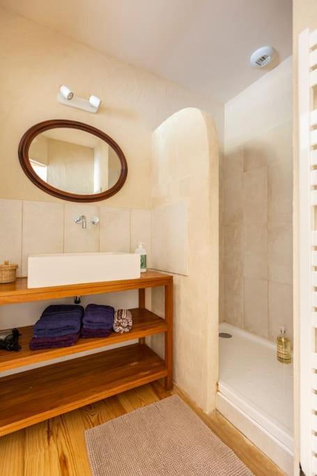Chambre Double Cosy - Gite De La Louve Fougax-et-Barrineuf Ngoại thất bức ảnh