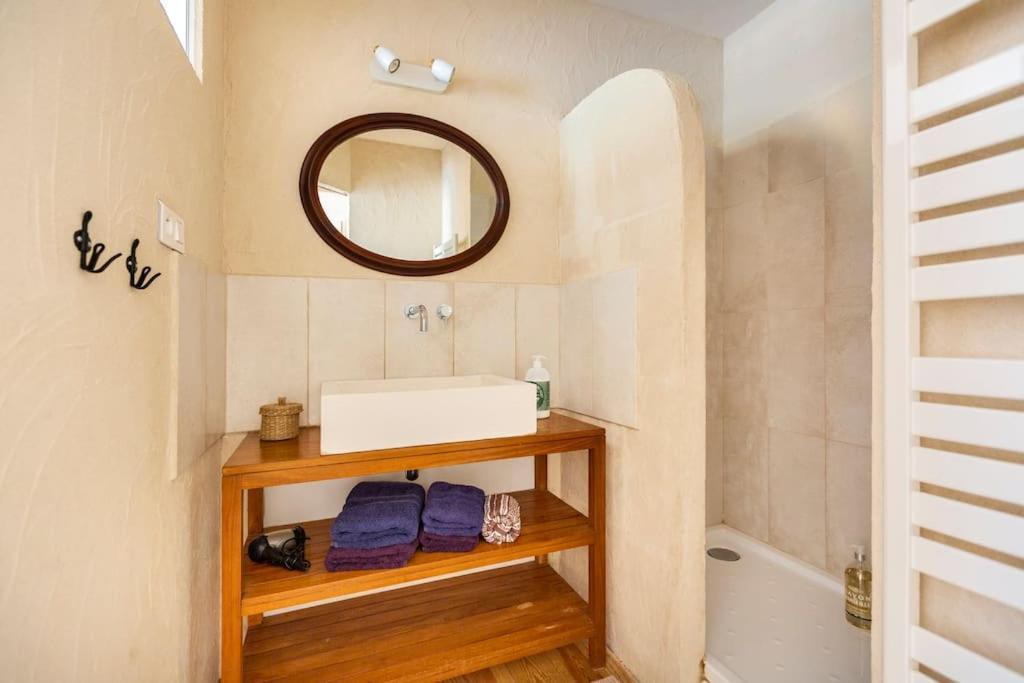 Chambre Double Cosy - Gite De La Louve Fougax-et-Barrineuf Ngoại thất bức ảnh